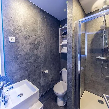Bdx Hotel *